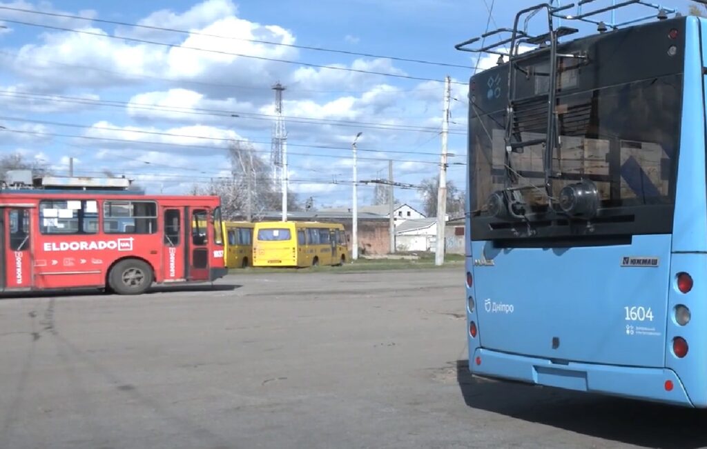 Автобус №33 в Дніпрі: Детальний маршрут, актуальний розклад і тариф